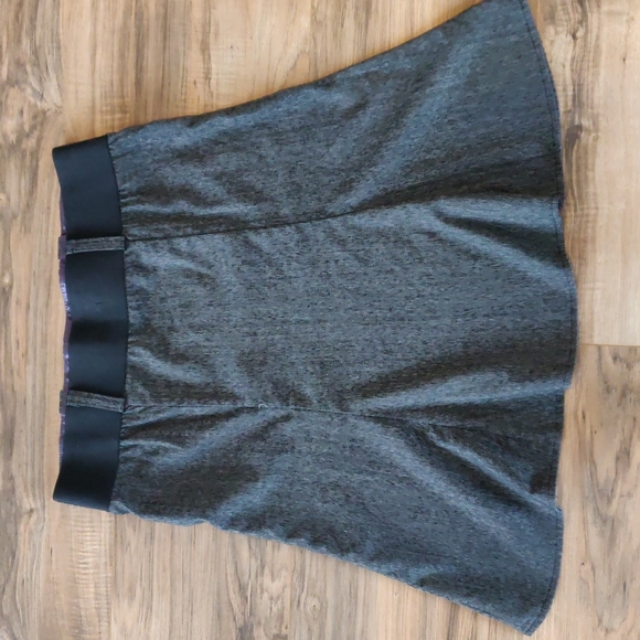 EUC Flare skirt - Picture 3 of 5